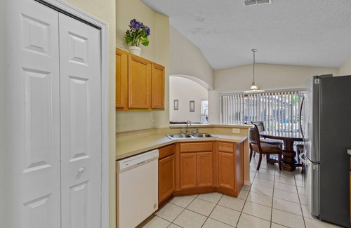 Loughman Villa | Family Ready in Gated Community Near Attractions