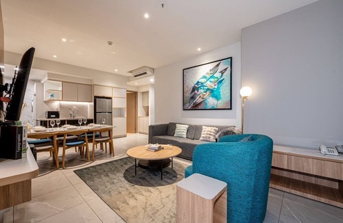 Phuong 1 Apartment | Family retreat 8BR in Dist 1 4P's Pizza Hadilao Free Pool and Gym