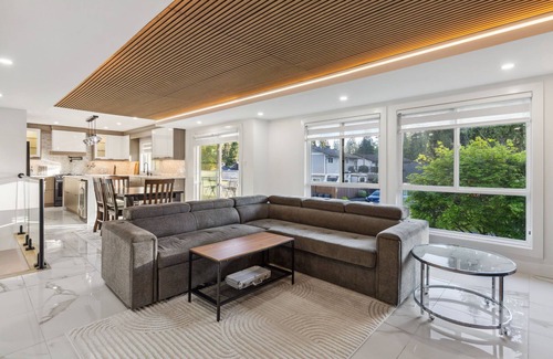 Langley House | Family Retreat | Hot Tub, Fire Pit, Outdoor Theater & Games