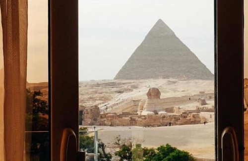 Al Manial Apartment | Family Room Balcony Pyramids And sphinx View