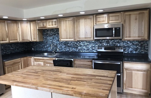 Happy Valley House | Family-sized Bluff House Overlooking the Beautiful Cook Inlet with Mountain View