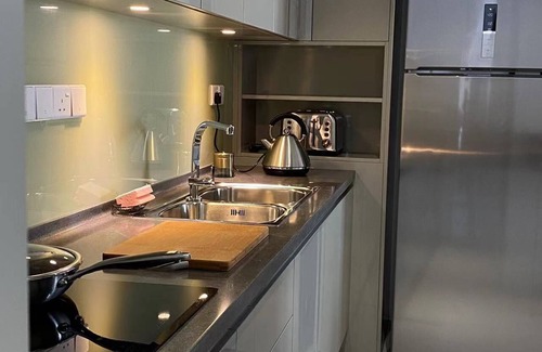 Bandar Sri Damansara Condo | Family Suites Serviced Apartment