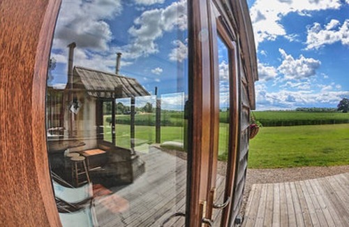 Maidwell Cabin | Family Teeny