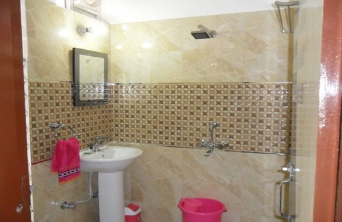 Durgapura House | Family Twin Room near Jawahar Circle Garden