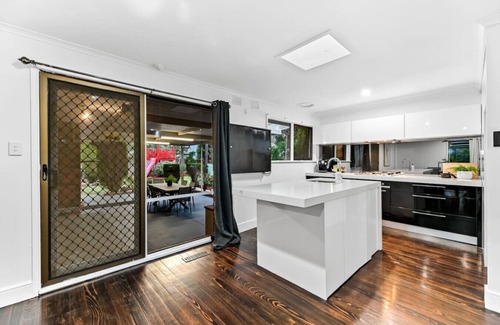 Berwick House | FamParadise: Pool, Cabin, Garden, Peace & More !