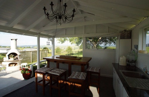 Maungatautari Apartment | Fantail Cottage - 1 of 3 in a country garden bordering a native reserve