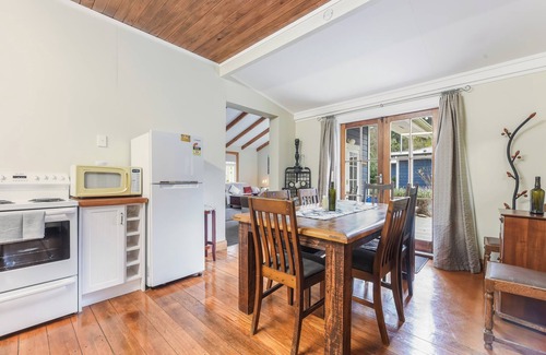 Saint Omer House | Fantail Cottage Kaiuma Bay - Havelock Holiday Home