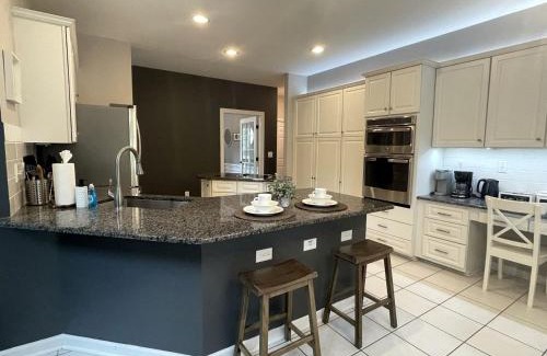 Charlotte House | Fantastic Cottage with Fire Pit and Barbecue in Charlotte, North Carolina