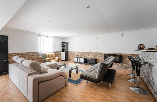 Oliveira De Azemeis Apartment | Fantastic home in Bustelo