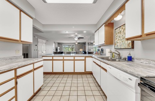 Branson Condo | Fantastic Location! Indoor and Outdoor Pools, Hot tub, Golf & Shows!