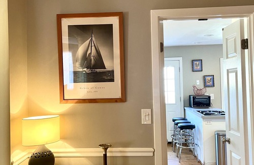 Eastport House | Fantastic Spacious Eastport Home Easy Walk to Everything & Parking for 6 Cars!