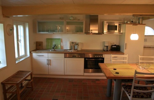 Broderswarft Cottage | Fantastic thatched cottage on the North Sea coast with a separate sauna house