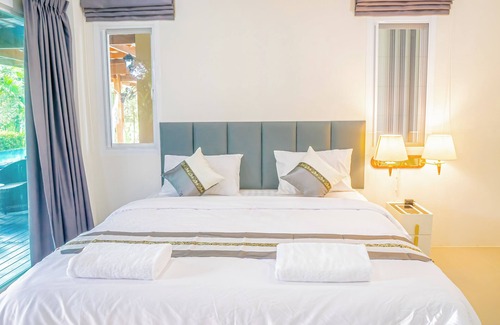 Chom Thong Resort | Farinda Resort & Pool Villa