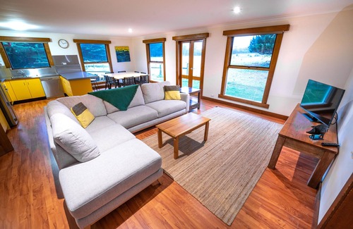 Mount William Other | Farm House Accommodation Northern end of the Bay of Fires 5 mins from Mt Willian