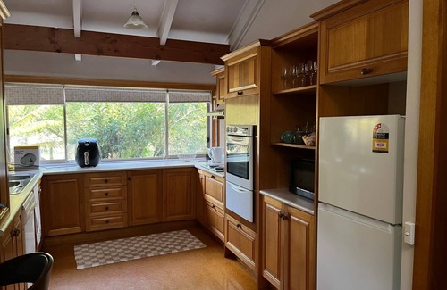 Brown Hill House | Farm-Stay Delight: Quiet Retreat