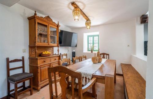 Priego de Cordoba House | Farmhouse in Andalusia near Tiñosa Peak