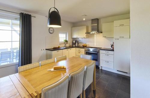 Roggel Villa | Farmhouse in Limburg near Maasplassen