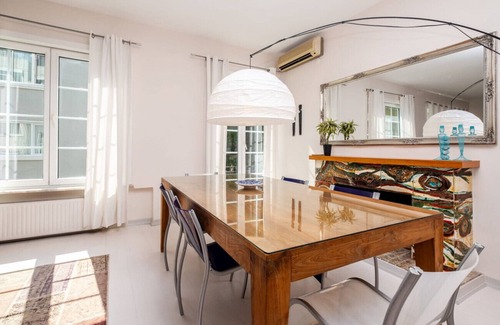 Nisantasi Apartment | Fascinating Flat near Citys Mall with Terrace