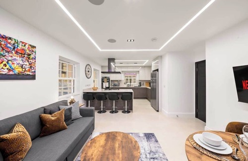 Reading House | Fatherson Road, Reading