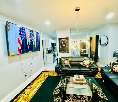 Springfield Apartment | fearlessrose vacation Rental 198