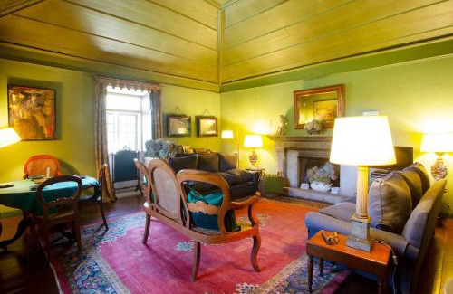 Eiras Villa | Fee4Me O' Pepito 1743 Abbot's House