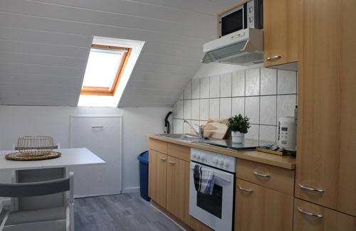 Untergruppenbach Apartment | Feel-good apartment with castle view and highway connection