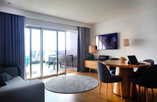 Sesimbra Apartment | Feel So Good Apartment with Sea View & Jacuzzi