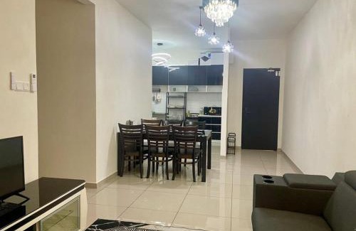 Kuala Lumpur Apartment | Felina Homestay Condo Selayang Batu Caves MusIim Friendly