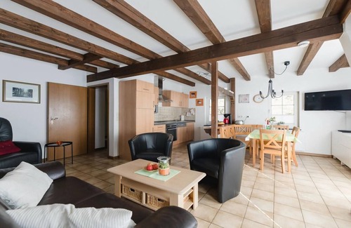 Eslohe House | Felsberg Modern retreat