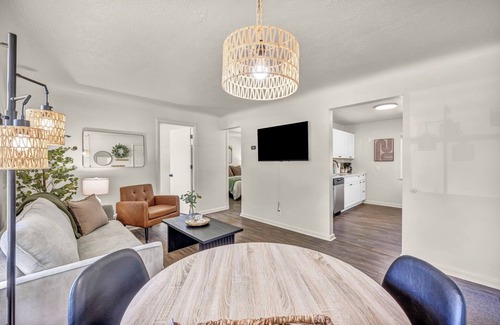 Berea House | Fenced & Pet-Friendly! Modern 2BR Retreat! CLE-BW