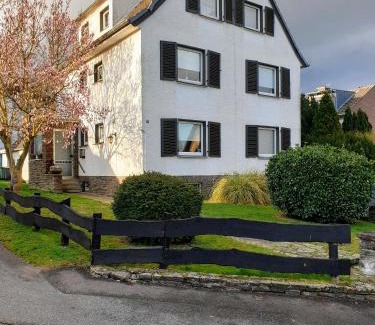 Roesrath Apartment | Ferien- Messewohnung nähe Köln-Messe Flughafen Bonn