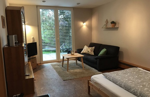 Schonungen Apartment | Feriendomizil mit Sonnenterrasse oberhalb des Mainberger Schlosses