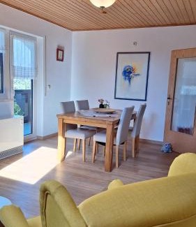 Poltersdorf House | Ferienhaus "Anne" und Weingut Willi Fett