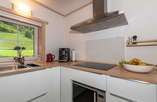 Woerth House | Ferienhaus Corelli - Ferienhaus, Dusche und Bad, WC, 2 Schlafräume