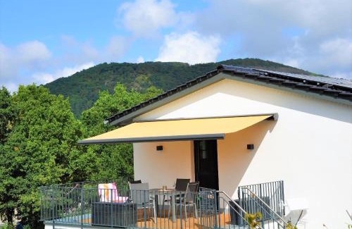 Heringhausen House | Ferienhaus direkt am Diemelsee-Heringhausen-Willingen-Toplage-Sauna-3 Schlafzimmer-2 Terrassen-109 qm-incl Wäsche