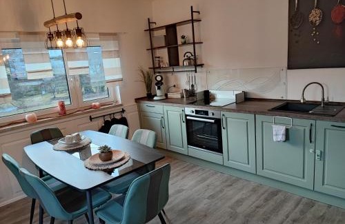 Mengersgereuth-Hammern House | Ferienhaus Eden Frankenblick I Familien-Ferienhaus I nahe Skipiste l Spielzimmer I Waschmaschine I kostenlos parken I WLAN I Spülmaschine