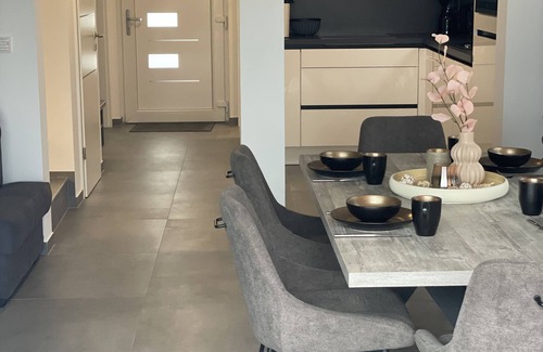 Mucheln House | Ferienhaus Heinz, directly on the lake with its own bathing jetty!