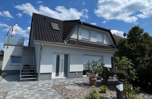 Senftenberg Apartment | Ferienhaus Helfert FeWo 1 mit großer Terrasse