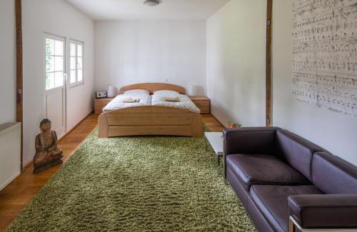 Neunkirchen-Seelscheid Apartment | Ferienhaus im Fachwerkhof 'Haus in Bewegung'