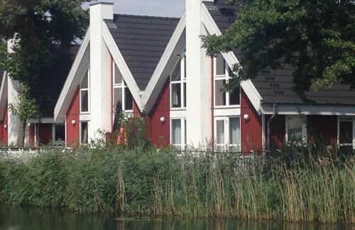 Wendisch Rietz House | Ferienhaus mit Wasserterrasse - mit Sauna und Kamin - inklusive Nebenkosten