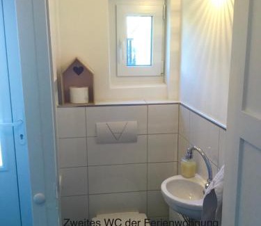 Ziegelhof House | Ferienhaus Us lütt Hus und das Zimmer Linde im Haupthaus