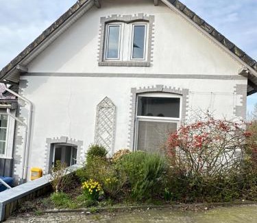 Juliusplate House | Ferienhaus Weserblick am Sandstrand mit Dart, Billard und Tischkicker