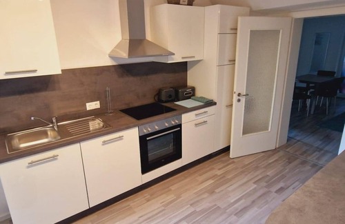 Queichhambach Apartment | Ferienwohnung am Panoramaweg - Appartement/fewo, Dusche, WC, Ruhig