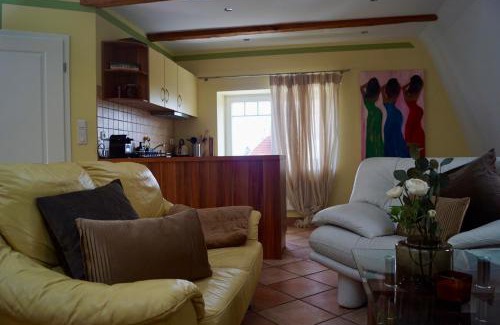 Heide Apartment | Ferienwohnung 1 beim Restaurant Rhodos