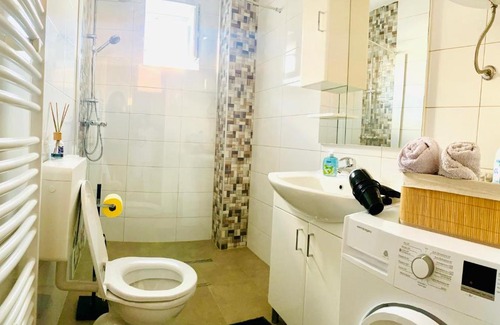 Hafendorf Apartment | Ferienwohnung - 3 Zimmer, Petrovic