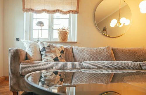 Olbersdorf Apartment | Ferienwohnung 60er Jahre Design Apartment - 65qm Fewo im Zittauer Gebirge - familienfreundliche Unterkunft am Bergfuß zum Töpfer