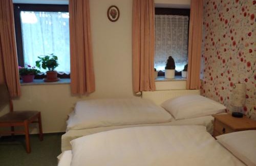 Weissenberg Apartment | Ferienwohnung am Garten