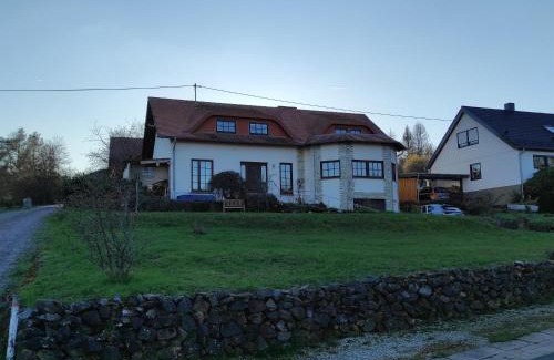 Weiskirchen Apartment | Ferienwohnung am Zweitälerweg