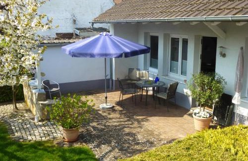 Billigheim-Ingenheim Apartment | Ferienwohnung Kirschblüte