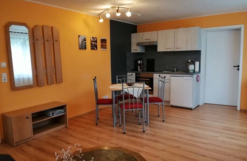 Neuhaus am Rennweg Apartment | Ferienwohnung Am Apelsberg